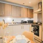 The Bijou Apartment - Stylish City Centre Space - Fully Furnished - 24-7 Secure Access & Free Wifi