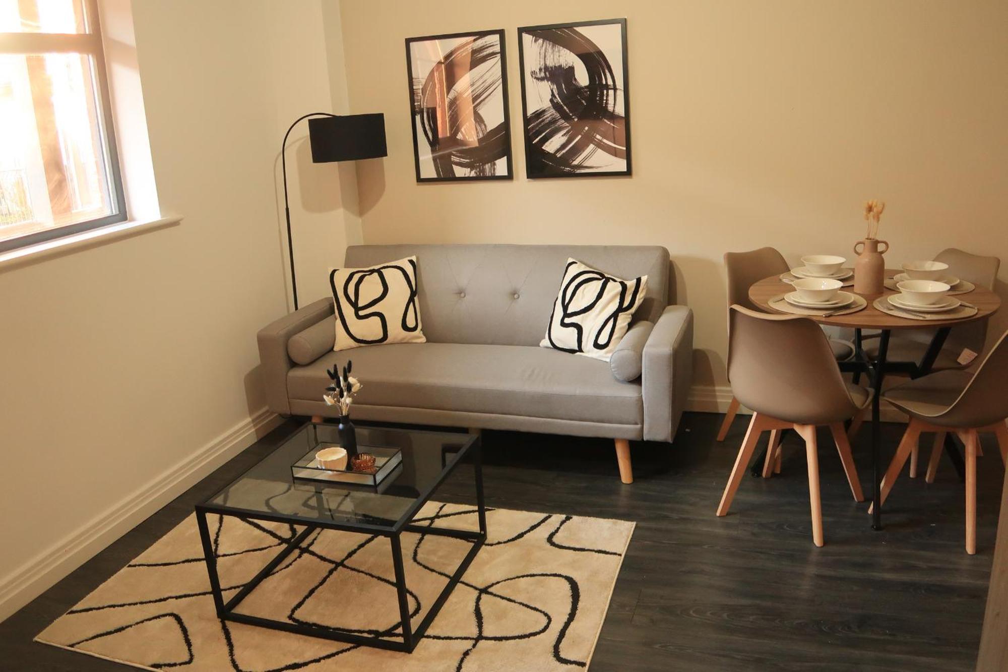 Stylish Centre Apartment, 24-7 Secure Access And Free Wifi Birmingham