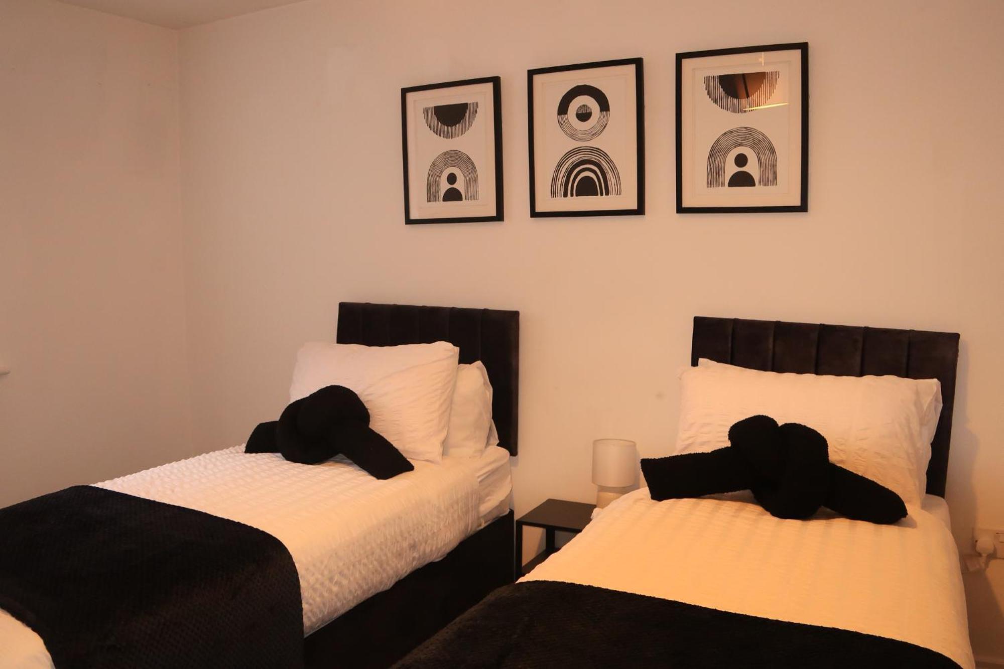 Stylish Centre Apartment, 24-7 Secure Access And Free Wifi * Birmingham